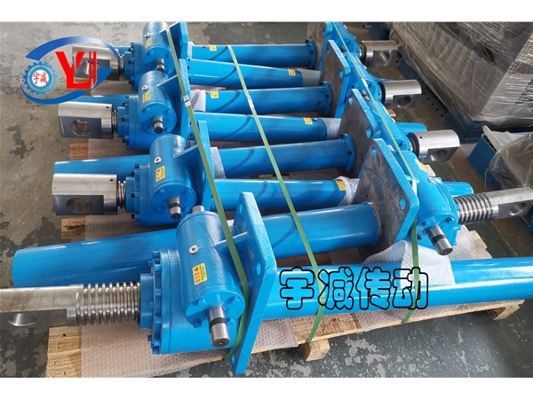 蜗轮丝杆升降机